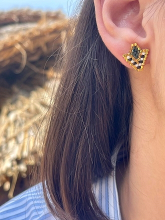 Σκουλαρίκια